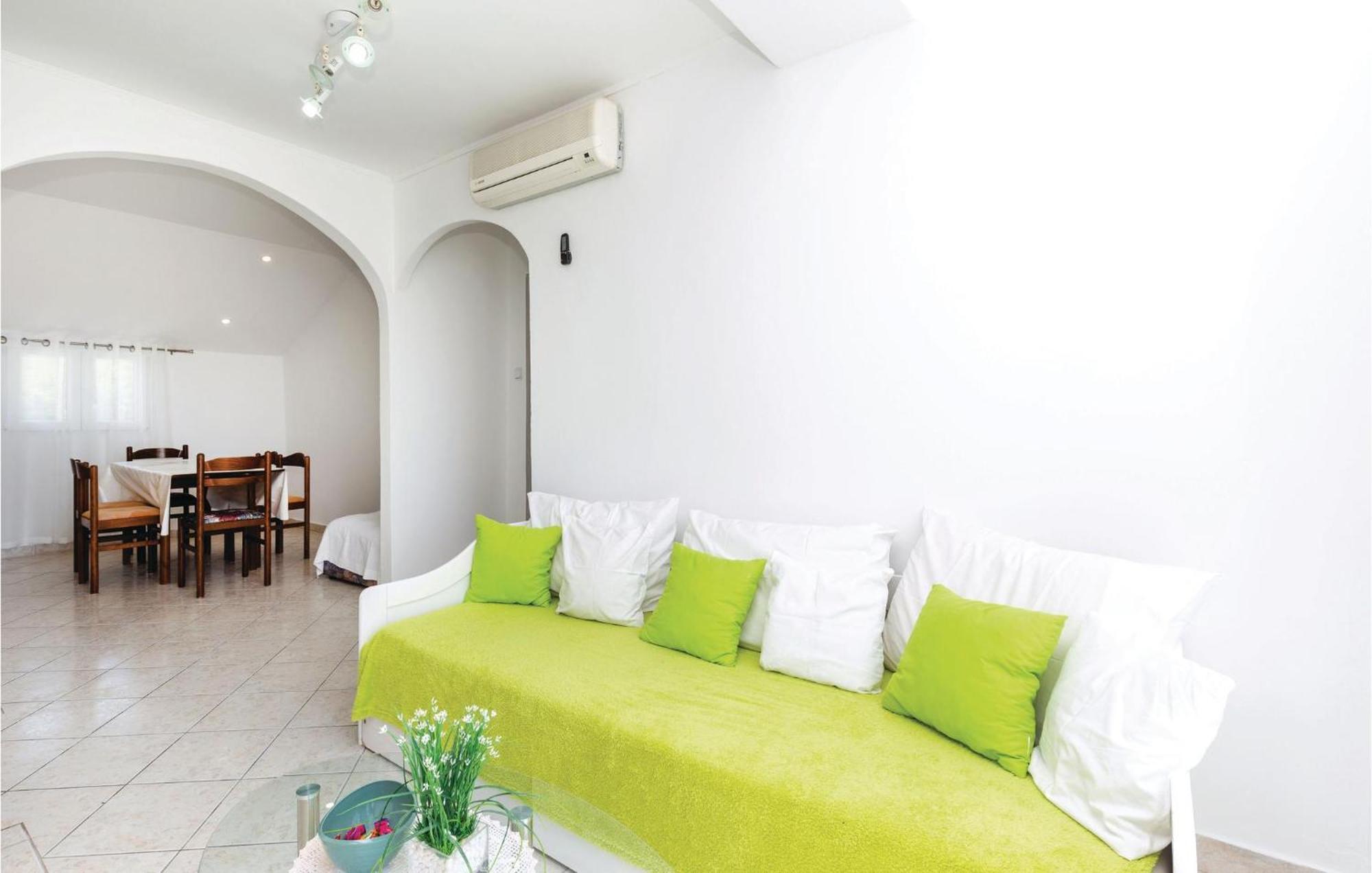 Nice Apartment In Crikvenica With Wifi Eksteriør billede