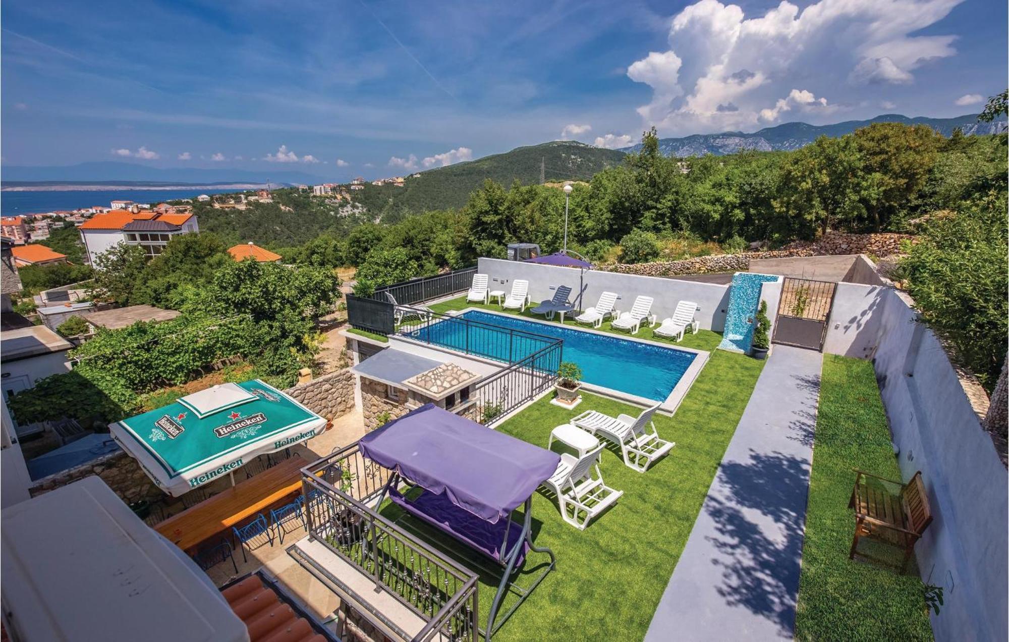 Nice Apartment In Crikvenica With Wifi Eksteriør billede